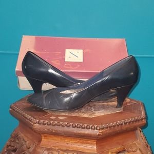 Vintage Black Naturalizer Pumps, Size 8
